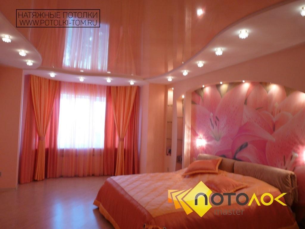 Натяжной потолок в спальне от производителя в Томске и Северске.